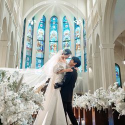 【年イチ大決算フェア】最大140万円優待!白×青の大聖堂体験&フロア貸切会場見学+3万円相当コース試食