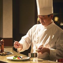 【先着2組】VIPシートで堪能!平日限定*シェフ特製4品試食