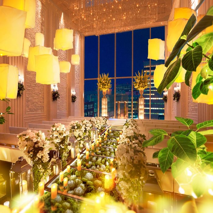 Amazon等3万【25大160万特典】天空チャペル体験×贅沢試食付