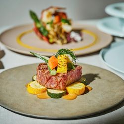 【卒花人気NO.1★近江牛試食】初めて見学がお得★1件目でギフト券1万円×最大100万円ご優待★緑豊かなガーデンに佇む白亜の対邸宅見学&大階段で花嫁体験♪