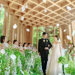 残△【満足度NO.1】\本物の森を一望/花嫁ALL体験×コーディネート見学×豪華2万円コース試食×最大84万円特典