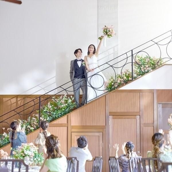 【当日予約OK!】憧れ大階段&ホメられ花嫁に変身!