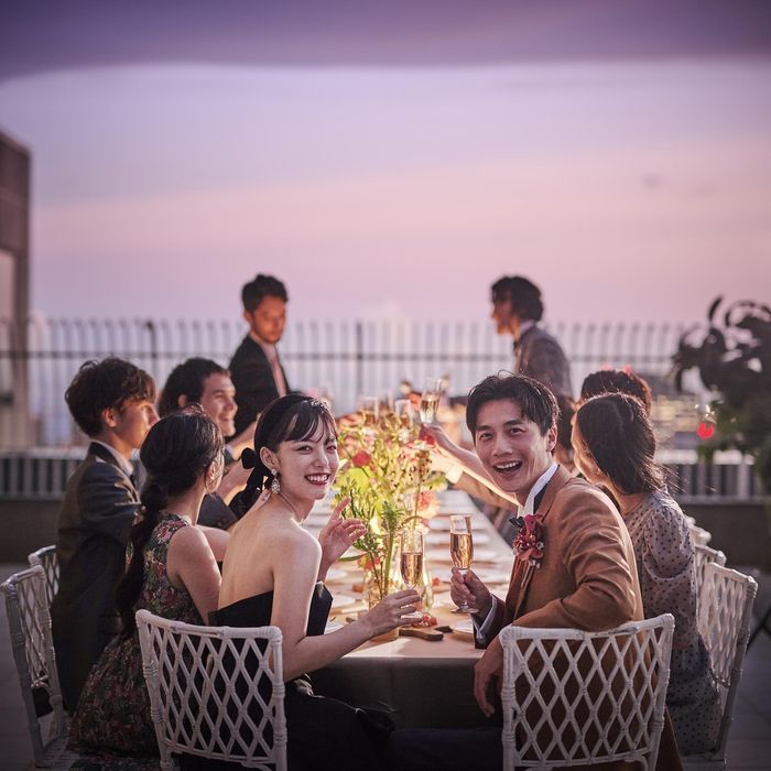 ≪2部制結婚式≫希少眺望を1日貸切*天空体験フェア★昼夜で楽しむ贅沢ウェディング!大空に放つ圧巻のバルーンリリース演出×天井高13mに浮かぶロマンチックなスカイランタン演出を堪能