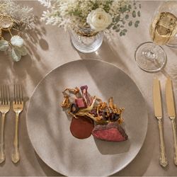 料理で選ぶ結婚式【国産牛フィレ×伊勢エビ食べ比べ】4万試食