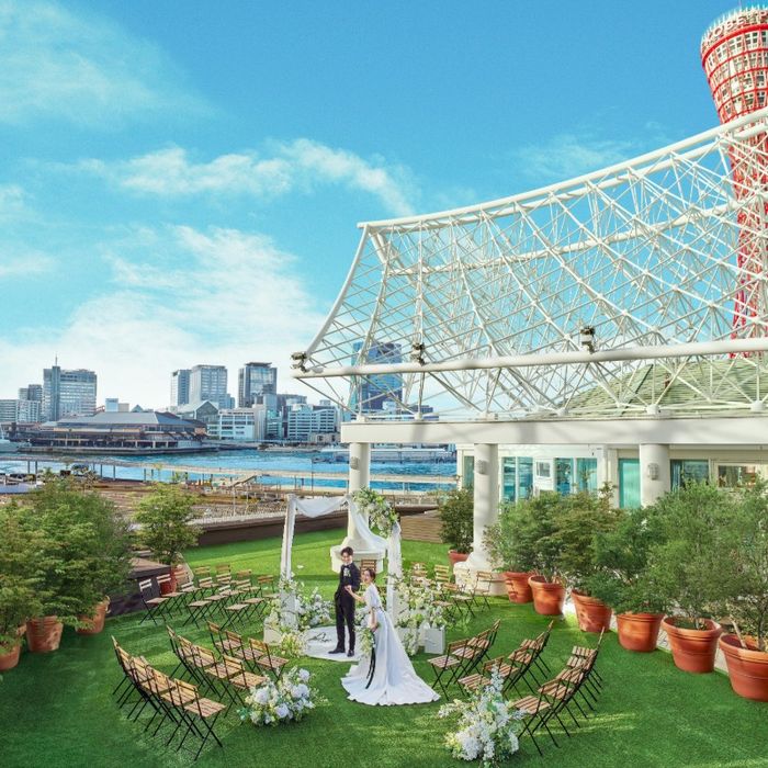 ★1日1組完全貸切★270°神戸港オーシャンビューの室内外3会場から挙式スタイルを自由に選択♪来館でカタログギフト3万円&料理試食プレゼント【持込料ゼロ】≪成約で挙式料無料+ドレス最大20万円優待≫