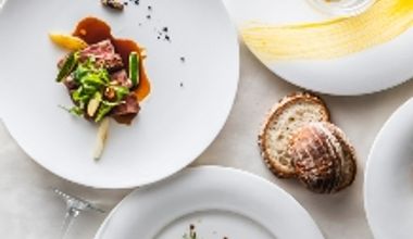 【日取り限定*シンプルなゲスト会費制W】Wドレス×着席フルコース×フリードリンク×人前式が叶う