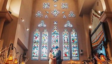 【ふたりだけの誓いを、本格教会で】ステンドグラスの光に包まれる、感動のセレモニープラン