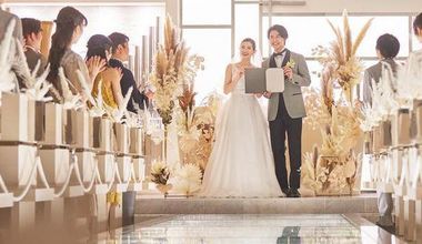 緑が美しい春婚<27年4~6月◆50名 281万→216万>花粉も気にならない全天候型式場での結婚式