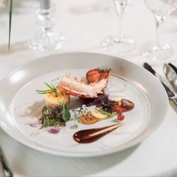 \週末限定特典/黒毛牛試食付!上質チャペル×アート空間見学!