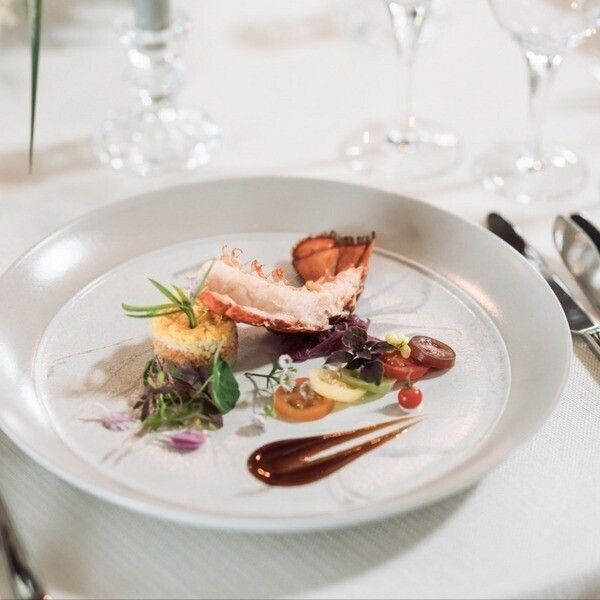 \週末限定特典/黒毛牛試食付!上質チャペル×アート空間見学!