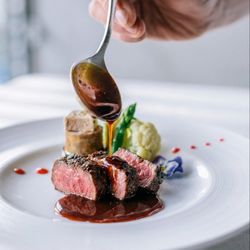 BIG【黒毛和牛×鯛茶漬け】おもてなし試食&挙式体験+140万優待