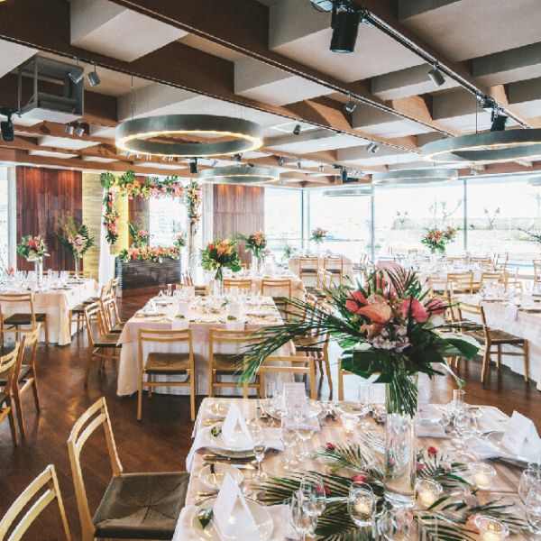 【平日限定★デザイナーズリゾート全館開放】星降るチャペル×NEW演出体験