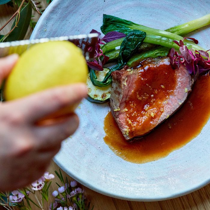 【月末BIGフェア☆】食の演出体験×星付き5万コース試食&光瞬く挙式演出