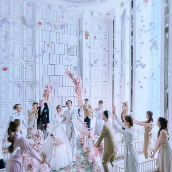 【憧れ体験フェア◆衣装3着優待】光×花チャペル&新作ドレス&試食