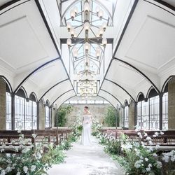 卒花人気No.1★WeddingNews限定特典★6万ギフト【初見学でお得な150万特典】貸切&光と緑のチャペル&ドレス《安心見積り&口コミ高評価◎》和牛×イセエビ等ミシュラン贅沢4万試食