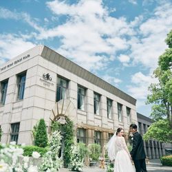 \JUNOドレス27.5万円&挙式全額OFF/口コミ高評価の黒毛牛コース試食&360度円形チャペル×貸切邸宅