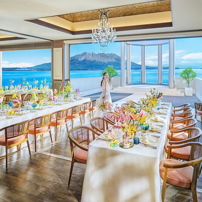 【桜島と海を満喫!鹿児島県1位受賞】圧巻の大聖堂×絶品10種のアントレ&黒毛和牛コース試食付き!