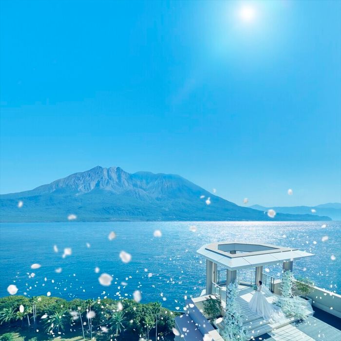 満席間近【桜島と海を満喫!鹿児島県1位受賞】海辺の大聖堂×貸切会場をまるごと見学!ドレス試着&豪華黒毛牛コース試食