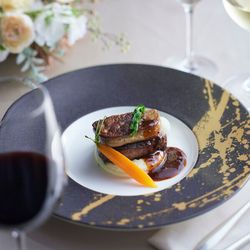 《美食×おもてなし》シェフ厳選国産牛×オマール*5品コース試食