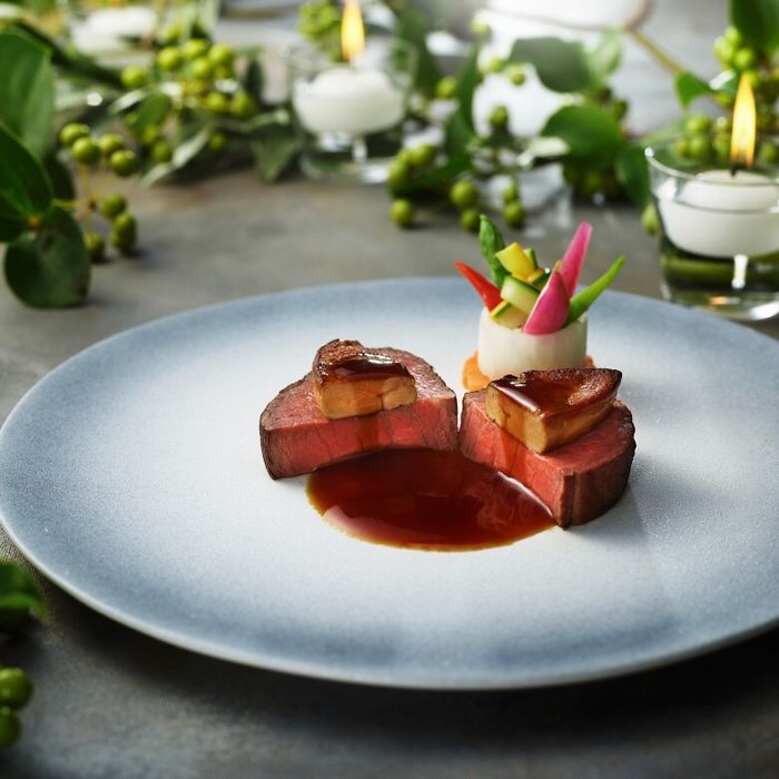 【月に1回開催】牛フィレのポワレと華やかなサーモンの前菜の2皿無料試食と高層階の絶景を満喫できるアンサンブルフェア