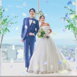 11/22(いい夫婦の日)から始まる3連休限定フェア! パティシエがつくる 豪華特製無料スイーツ試食付き! 嬉しいスイーツを召し上がりながらのゆったりフェア♪ 更にギフト券総額1万円分も付いてくる!? (※当日、自己申告制) JR静岡駅直結! さらに「地上110mの絶景ロケーション」で 叶える感動挙式は圧巻です!! 駿河湾や伊豆半島、静岡の街並みを背景に まずはその感動を体感してみて♪