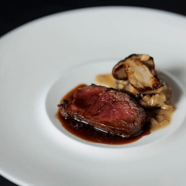 <料理重視の方へ>芸術的な美食を堪能!黒毛和牛4万コース試食