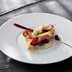 【平日BIG★料理重視の方必見】黒毛和牛5品無料試食×AMフェア参加で4万円相当の宿泊プレゼント〈1軒目来館特典付き〉