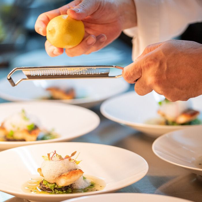 土日祝【少人数婚ご検討の方】モダン建築×星付試食×貸切体験