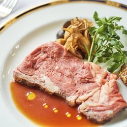 ストリングス ウエディングヒルズの料理・ウェディングケーキ写真1枚目