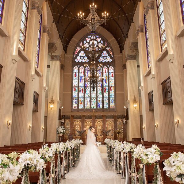 \光に包まれる大聖堂体験/憧れドレス試着×牛フィレ試食♪