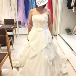 ランクアップ+30,000円。オフホワイトとボリューム感が
可愛い。