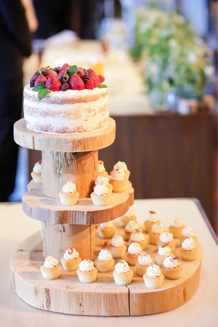 センス抜群 素敵なカップケーキのウェディングケーキタワー10選 結婚式準備はウェディングニュース