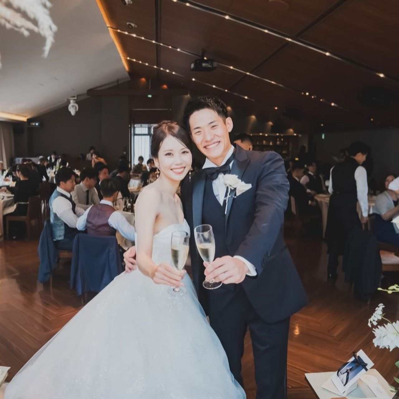 披露宴パーティのカバー写真