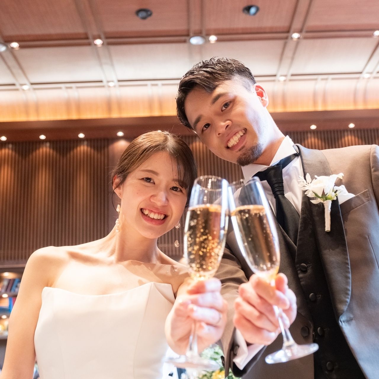 披露宴パーティのカバー写真