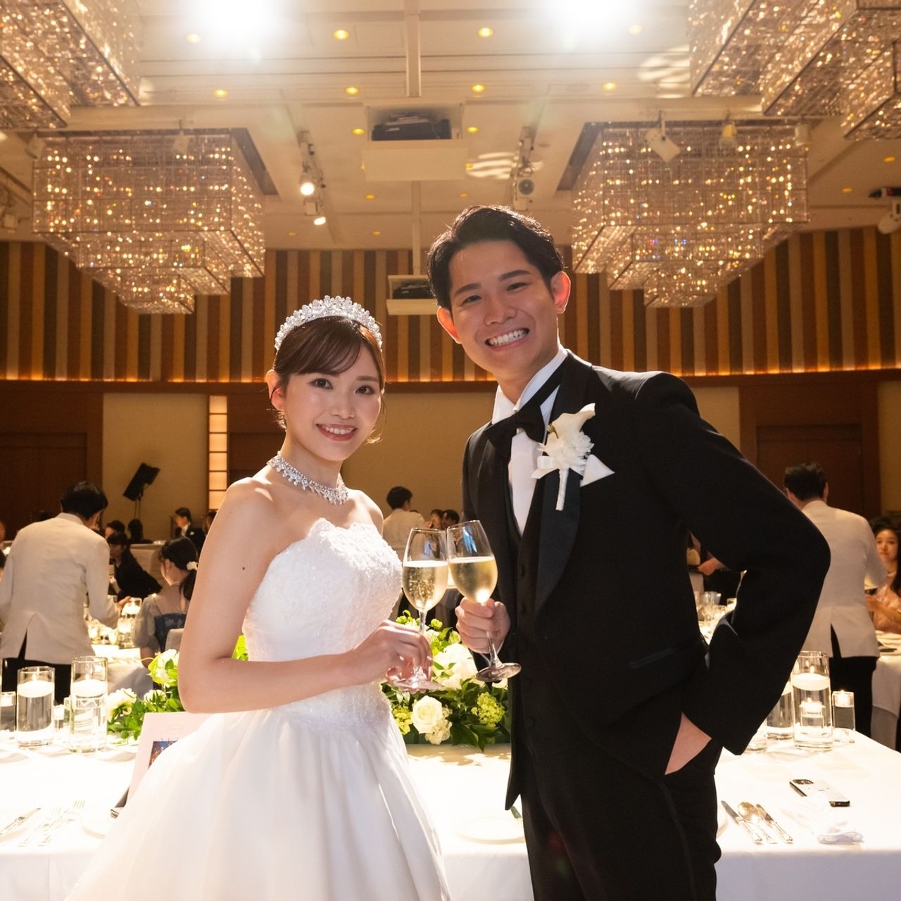 披露宴パーティのカバー写真