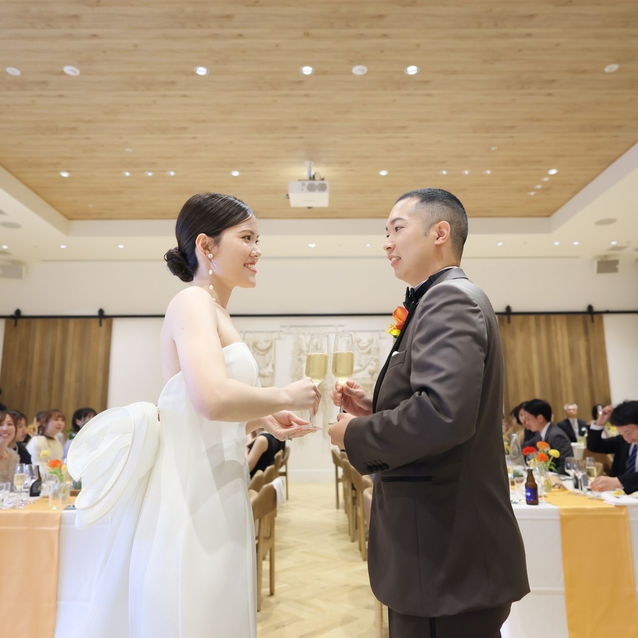 披露宴パーティのカバー写真