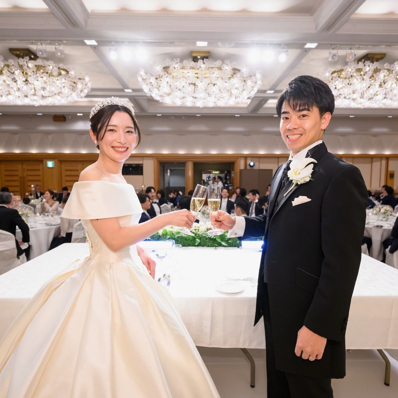 披露宴パーティのカバー写真
