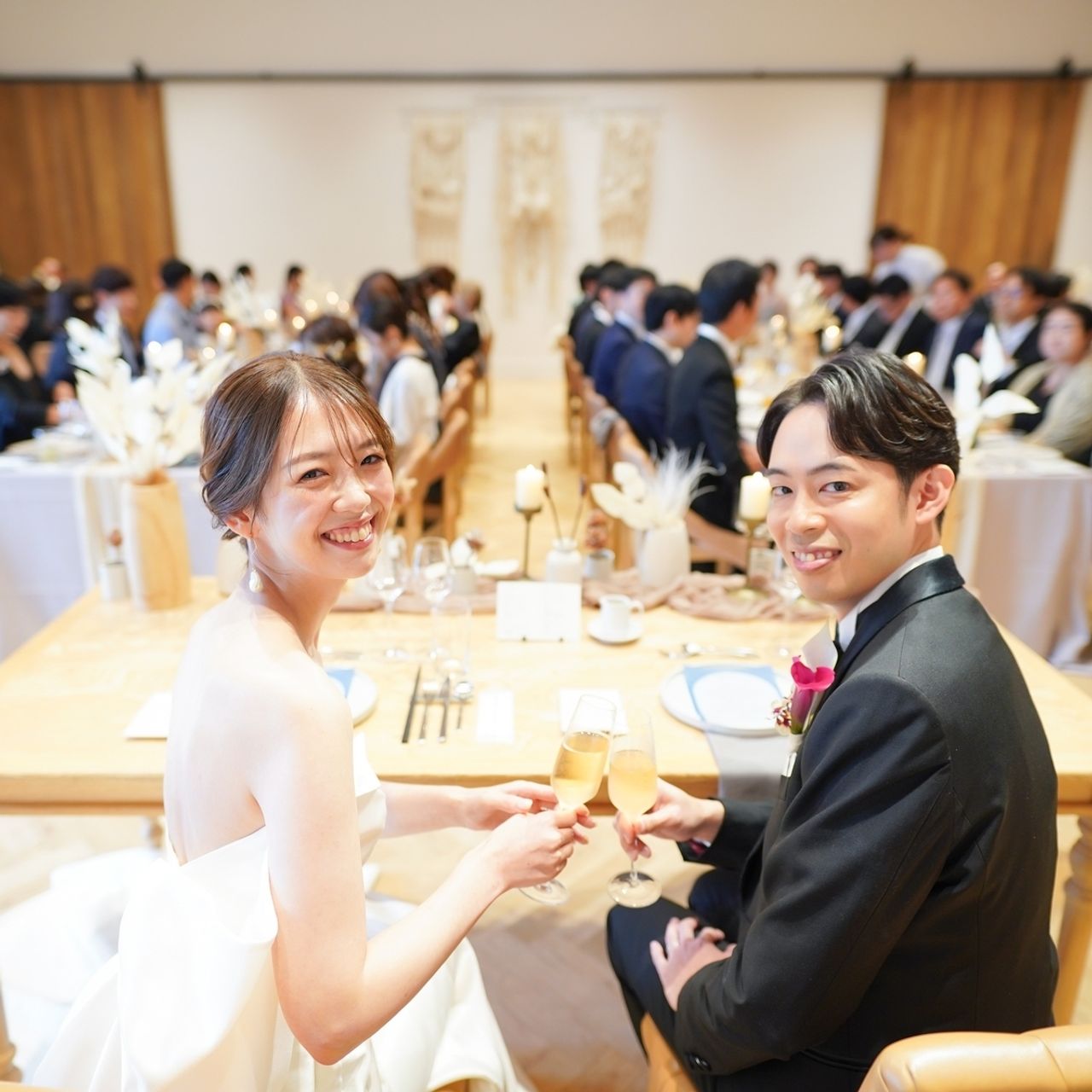 披露宴パーティのカバー写真