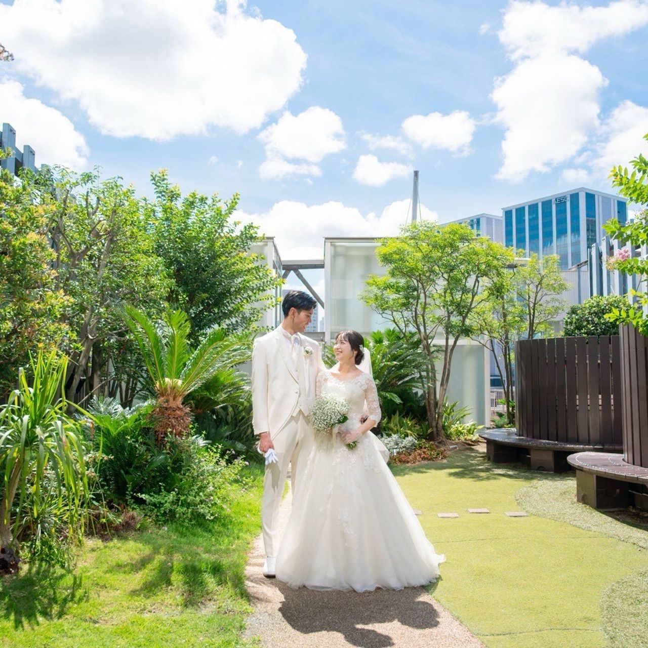 披露宴パーティのカバー写真