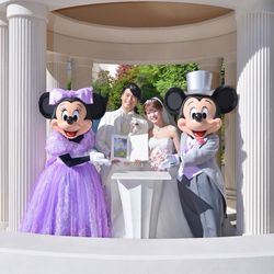 ディズニーアンバサダー®️ホテルで挙げたrrreina_ftwさんの結婚披露宴・挙式カバー写真2枚目