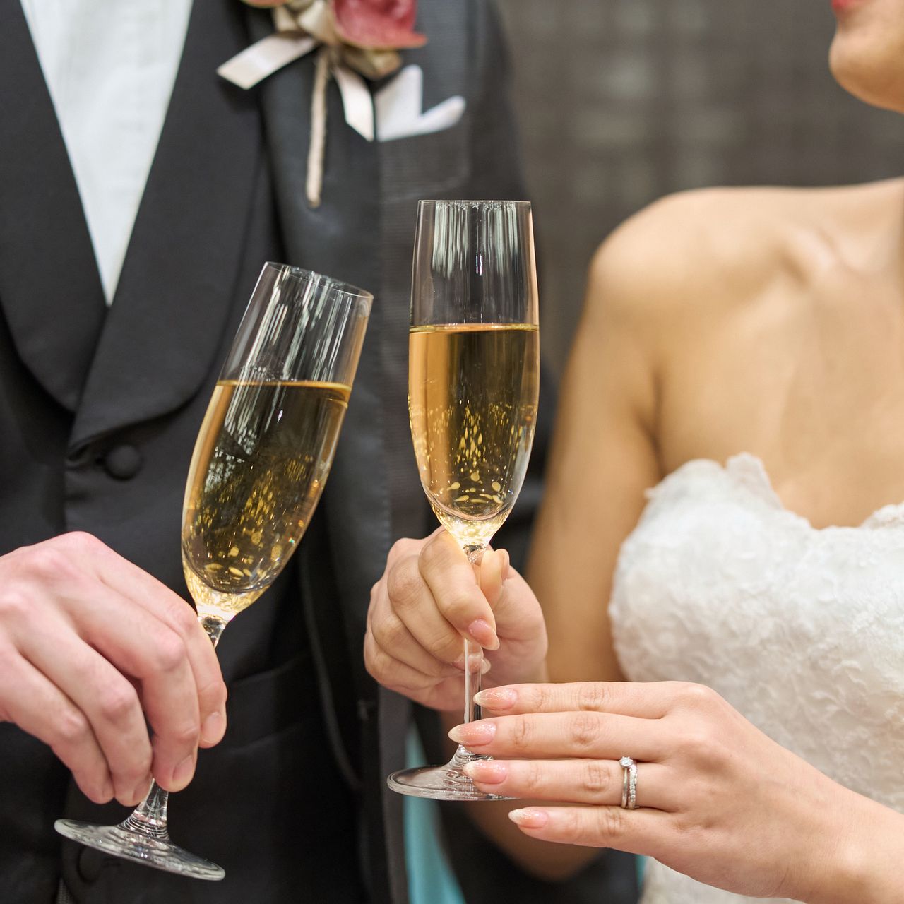 披露宴パーティのカバー写真