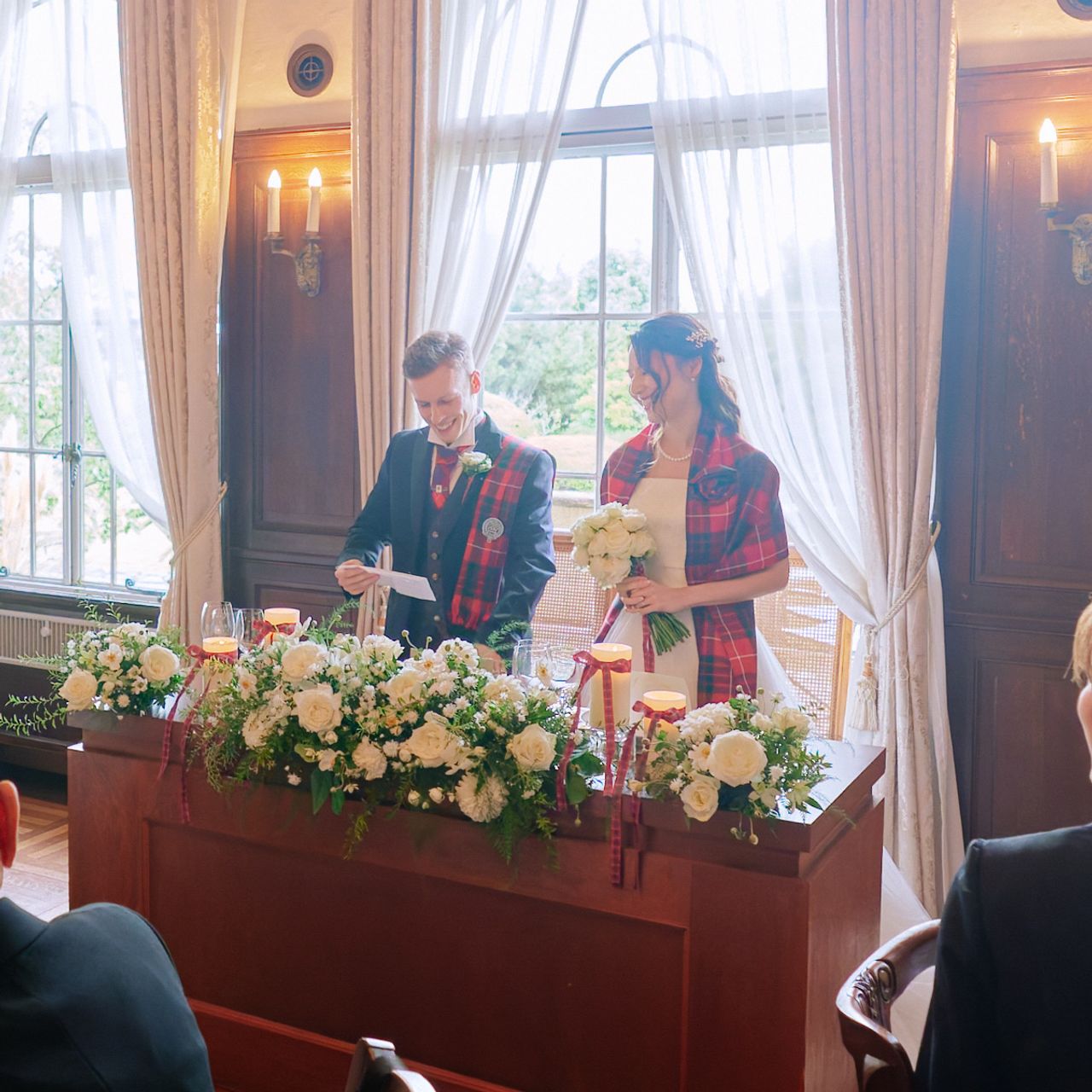 披露宴パーティのカバー写真