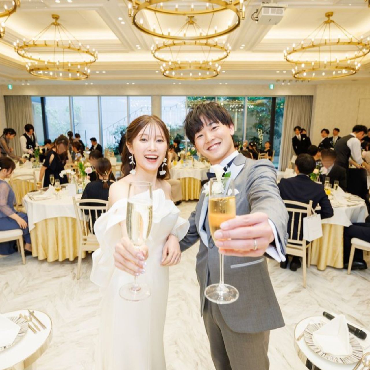 披露宴パーティのカバー写真