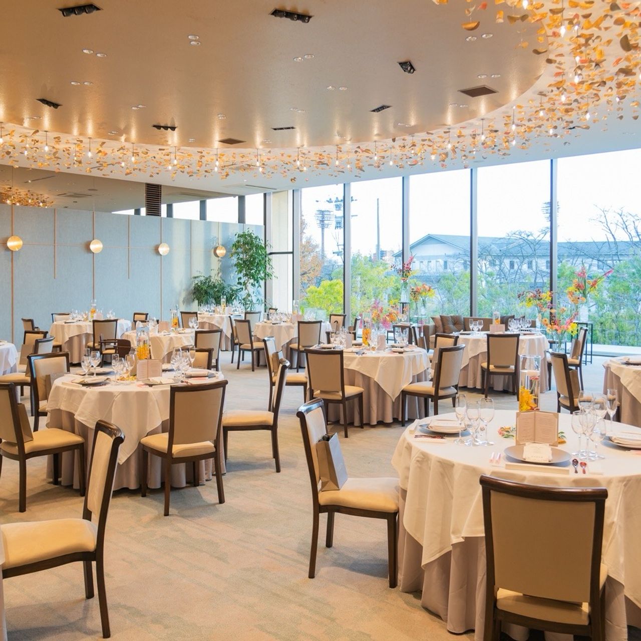 披露宴パーティのカバー写真