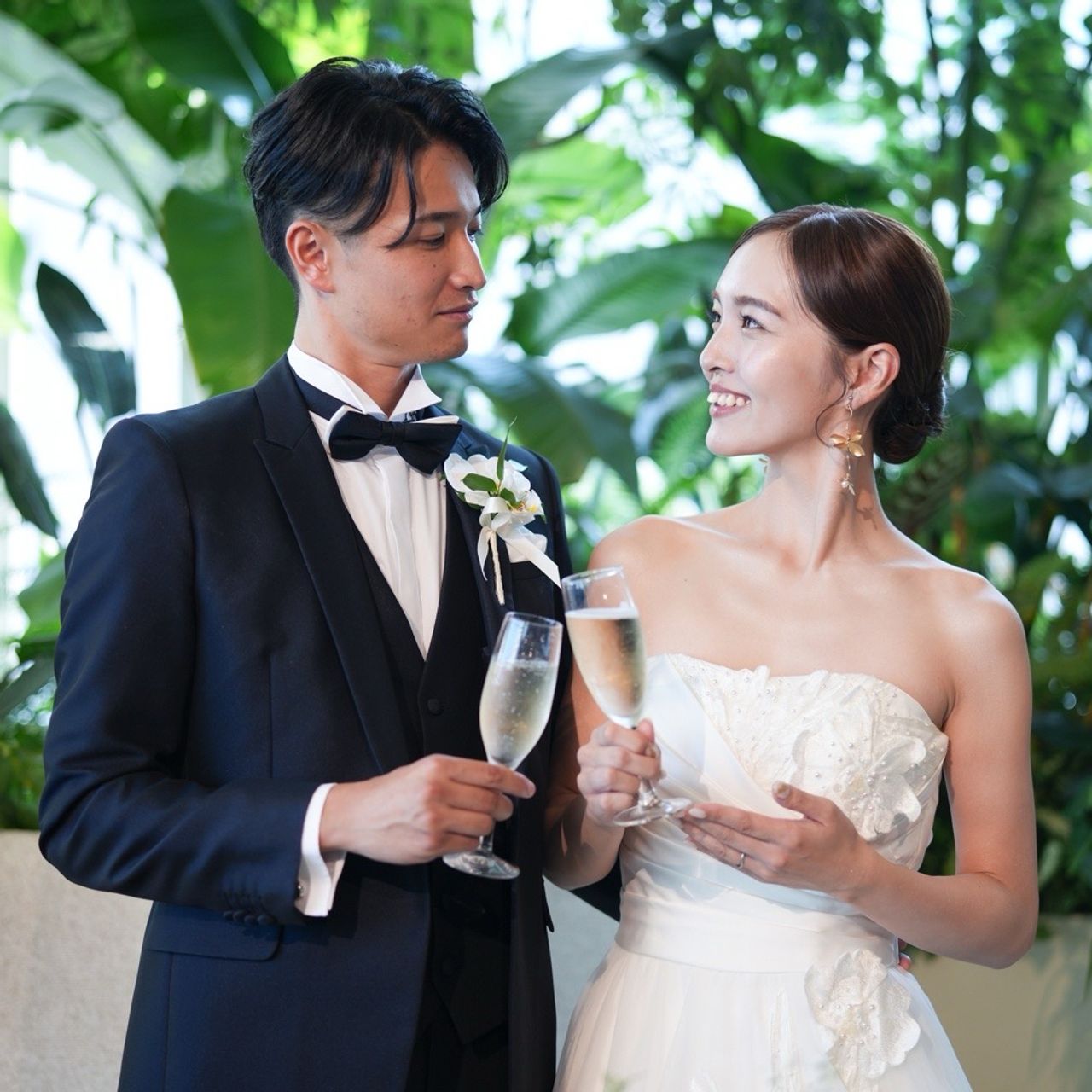 披露宴パーティのカバー写真