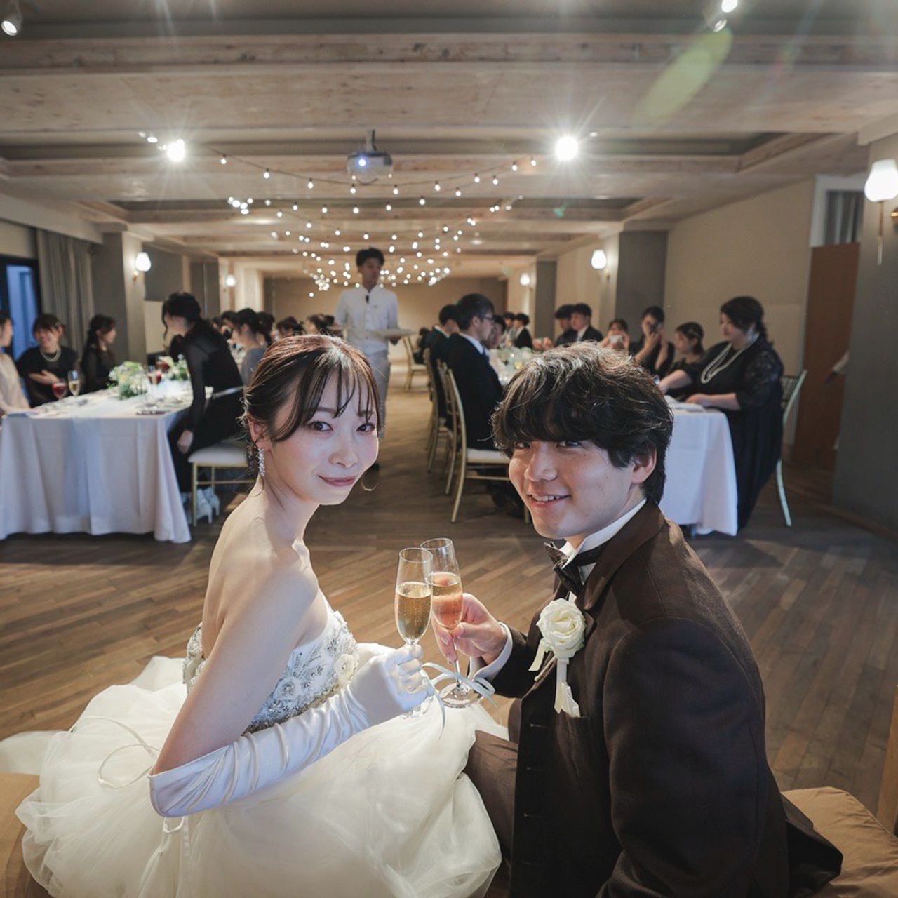 披露宴パーティのカバー写真