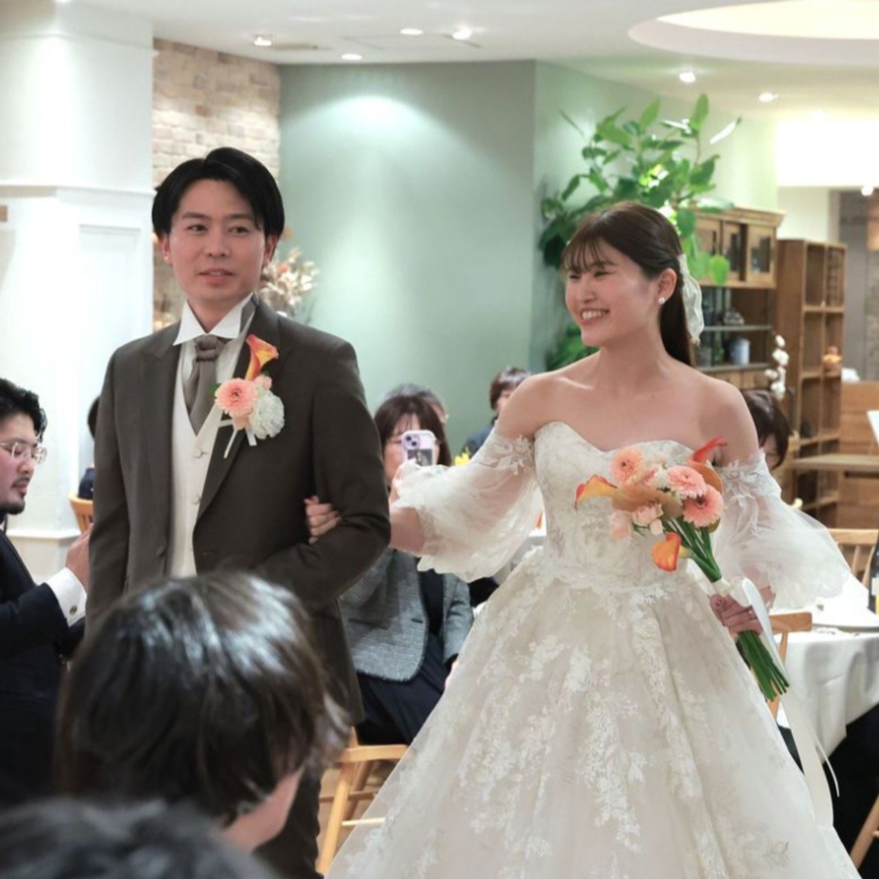 披露宴パーティのカバー写真