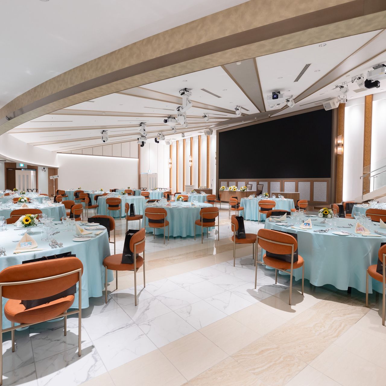 披露宴パーティのカバー写真