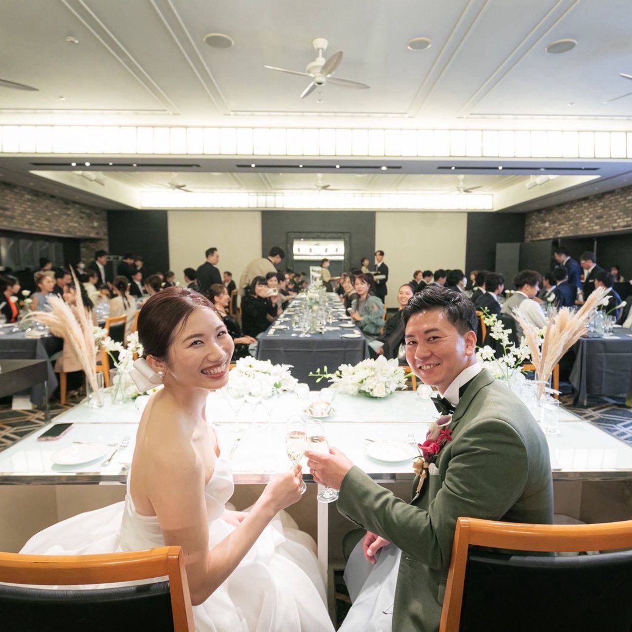 披露宴パーティのカバー写真