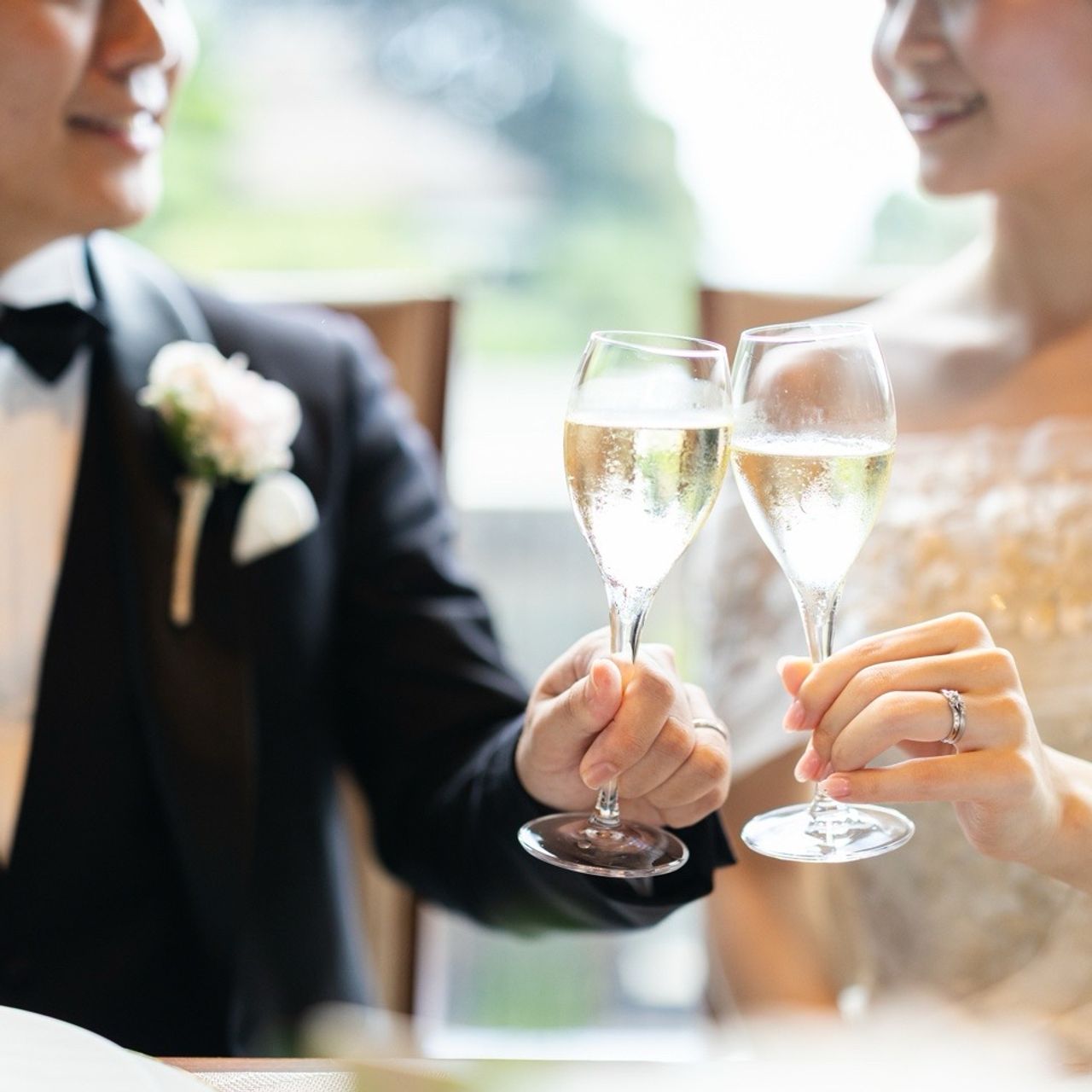 披露宴パーティのカバー写真